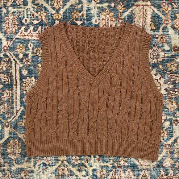 NWOT Sleeveless Sweater Vest - Picture 1 of 4